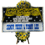 Bunga Papan Elegan dengan desain minimalis ini cocok untuk berbagai acara seperti ucapan selamat atau belasungkawa. Dibuat dengan bunga segar pilihan yang dirangkai secara profesional untuk memberikan kesan yang sopan dan berkesan. Ranga kuat, kokoh, dan elegan. Bisa custom untuk penulisan nama, ucapan, dan warna sesuai keinginan Anda.