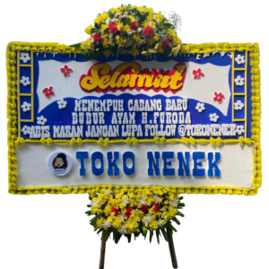 Bunga Papan Elegan dengan desain minimalis ini cocok untuk berbagai acara seperti ucapan selamat atau belasungkawa. Dibuat dengan bunga segar pilihan yang dirangkai secara profesional untuk memberikan kesan yang sopan dan berkesan. Ranga kuat, kokoh, dan elegan. Bisa custom untuk penulisan nama, ucapan, dan warna sesuai keinginan Anda.